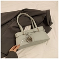 Borsa a spalla verde menta a grana litchi con ciondoli a cuore e fiocco per donna - Blu Grigio Con Ciondolo