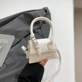 Mini sac blanc au design épuré avec grande poignée ronde et texture litchi cuir - Blanc