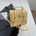 Mini zaino giallo pallido con dettagli in trama intrecciata e hardware dorato - Giallo senza ciondolo