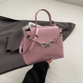 Roze minimalistische lederen vierkante tas met zilveren knoopketting en riem - rozenroze
