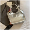 Borsa tote argento in pelle cerata con fiocco in organza bianca e ciondolo a cavallo - Argento (Con Ciondolo)