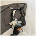 Bolso plisado negro con lazo de encaje blanco y colgante de corazón de perla grande - Negro (Con Colgante)
