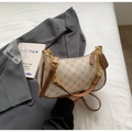 Vintage floral shoulder bag with cream leather trim and gold chain strap detail - White and Brown
