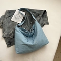 Lichtblauwe denim draagtas met Today-strass-tekst en decoratief strikje als detail - Lichtblauw
