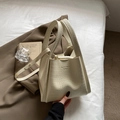 Bolso cubo blanco crema con textura de cocodrilo, asas dobles y bandolera - Blanco Roto