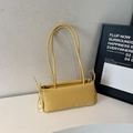Minimalistische gelbe Achseltasche mit Litschi-Maserung und langem Schulterriemen - Ohne Anhänger / Gelb