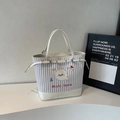 Borsa tote in tela a righe bianche e blu con stampa a foca e manici in pelle bianca - A Righe Bianche