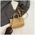 Hellbeige gewebte Eimertasche mit Knotengriff-Design und verstellbarem Schultergurt - Khaki