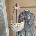 Borsa a mezzaluna in tela bianca con tracolla in corda intrecciata e logo - Bianco Sporco (Con Ciondolo)