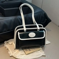 Grande borsa tote retrò bianca e nera con tracolla e targhetta metallica con logo - Nero