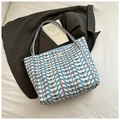 Bolso tote de lona con patrón de ondas azules y puntos naranjas con etiqueta delantera - Azul