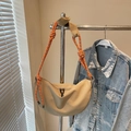 Borsa a tracolla beige a mezzaluna con robusta tracolla in corda intrecciata arancione - Cachi (Senza Ciondolo)