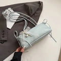 Bolso de hombro cilíndrico verde menta con ribete de encaje y lazo de perlas - Azul (Con Colgante)