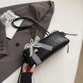 Bolso cilíndrico negro chic con lazo de encaje blanco y elegante cadena de perlas - Negro (Con Colgante)