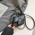 Elegante mini bolso bandolera negro con hebilla de anillo de metal y cadena larga - Negro