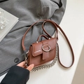 Bolso bandolera marrón de cuero PU con textura lichi, hebilla de anillo plateado y cadena - Marrón