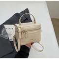 Mini borsa Boston color crema in pelle sintetica con tracolla sottile regolabile - Bianco Sporco senza Ciondolo