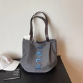 Borsa tote in tela grigio scuro con manici in pelle marrone e ricamo Telm blu - Marrone Scuro