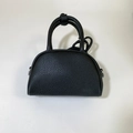 Sac à main demi-lune noir chic en similicuir grainé avec poignée et bandoulière réglable - Noir