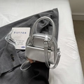 Schicke metallisch silberne Mini-Handtasche aus Kunstleder mit zwei Tragegriffen - Silber
