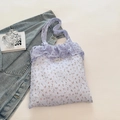 Lila Canvas-Schultertasche mit Blumenmuster, Faltenstruktur und Rüschen für Damen - Blau