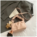 Borsa a mano plissettata rosa con tracolla e ciondolo a forma di orsetto carino - Rosa Con Pendente
