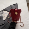 Retro tiefrote gewebte Beuteltasche mit goldenem Drehverschluss und Kettenriemen - Burgunderrot