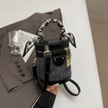 Retro Zylinder-Beuteltasche aus grauem Denim mit Seidenschal-Griff und Goldanhängern - Dunkelbraun