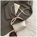 Sac à bandoulière argenté avec poignée en satin rose et charmant nœud décoratif - Grand / Argenté