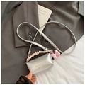 Sac oreiller argenté métallisé avec poignée à froufrous roses et nœud élégant - Petit / Argent
