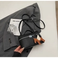Borsa a mano nera a grana litchi con ciondolo a pegaso e tracolla regolabile moda - Nero con Pendente