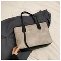 Grande borsa tote bicolore con trama in marmo grigio e manici in pelle nera - Senza ciondolo / Cachi