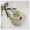 Elegante borsa tote in maglia beige con tracolla in finta pelle nera e toppa minimal - Bianco Sporco