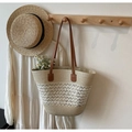 Stroh-Stofftasche mit weißem Hohlmuster und braunen Lederriemen für den Sommerstrand - Off-White ohne Anhänger