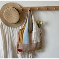 Borsa tote in maglia colorata con frange e motivo vintage all'uncinetto a contrasto - Cachi