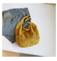 Borsa a spalla in stile bohémien in giallo brillante con design traforato - Giallo