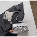 Sac bandoulière plissé argenté avec fini métallique et bandoulière à nœuds - Argent sans pendentif