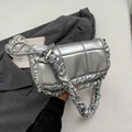 Borsa a spalla argento metallizzato con dettaglio arricciato e texture trapuntata - Argento