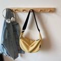 Sac bandoulière en nylon jaune en forme de croissant avec large sangle noire réglable - Sans Pendentif / Jaune