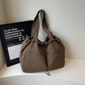 Sac fourre-tout en nylon marron avec cordon de serrage et grande capacité voyage - café