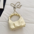 Sac nuage jaune crème chic en cuir brillant avec poignée froncée et bandoulière argentée - Jaune sans pendentif