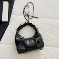Sac nuage noir brillant à la mode avec poignée plissée et bandoulière chaîne perlée - Noir sans Pendentif