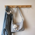 Sac bandoulière gris argenté avec broderie étoile et pendentif nuage en peluche - Argenté