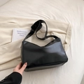 Borsa tote minimalista in pelle PU nera con tracolla larga e forma geometrica - Nero Versatile