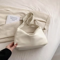 Borsa hobo minimalista bianco crema in pelle sintetica con finiture metalliche argento - Bianco perla