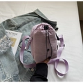 Leichte lavendelfarbene Umhängetasche aus Nylon mit Kordelzug und verstellbarem Gurt - Lila