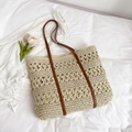 Borsa tote in paglia beige con motivo floreale all'uncinetto e manici in pelle marrone - Bianco Sporco