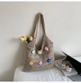 Khaki Strick-Tote-Bag mit bunten 3D-Blumen-Applikationen und Hohlwebe-Struktur - Khaki