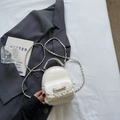 Mini sac à dos blanc avec dentelle et nœud, doté d'une bandoulière chaîne et d'une poignée - Blanc Cassé Sans Pendentif