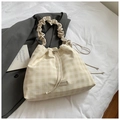 Cream checkered bucket bag with pleated cloud handle and drawstring closure - Rice White (No Pendant)